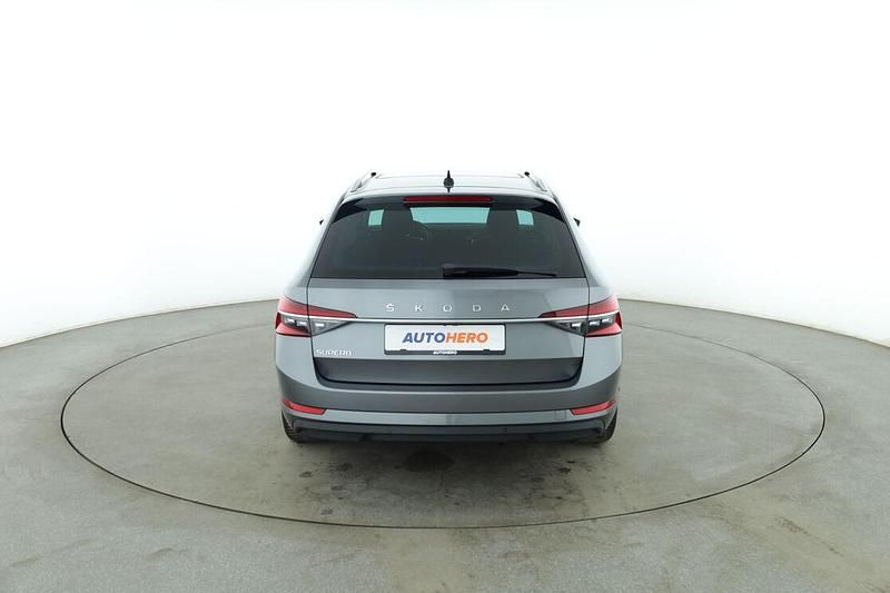 Gebraucht Skoda Superb Style 190 PS (139 kW) 2022 Grau Kombi
