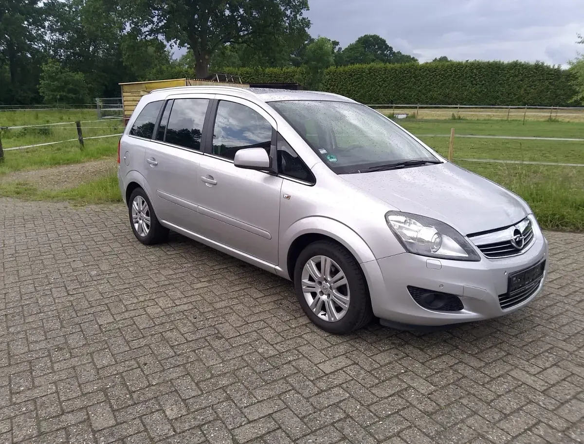 Gebraucht Opel Zafira 115 PS (84 kW) 2012 Grau Van / Kleinbus