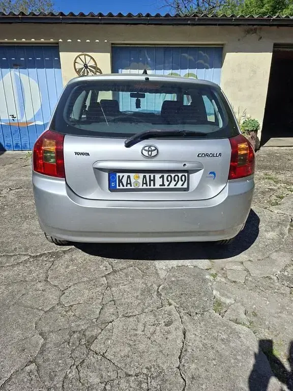 Gebraucht Toyota Corolla 110 PS (80 kW) 2003 Silber Limousine