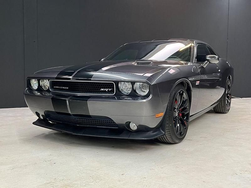 Grau Gebraucht 2013 Dodge Challenger Coupé | 20.490 € (Fairer Preis) - Bild 1/4