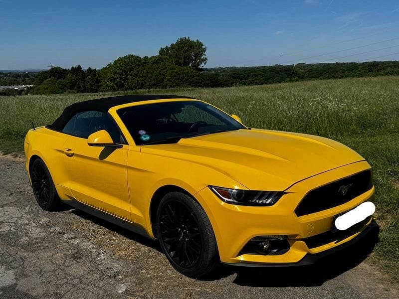 Usata Ford Mustang 317 CV (233 kW) 2017 Giallo Cabrio