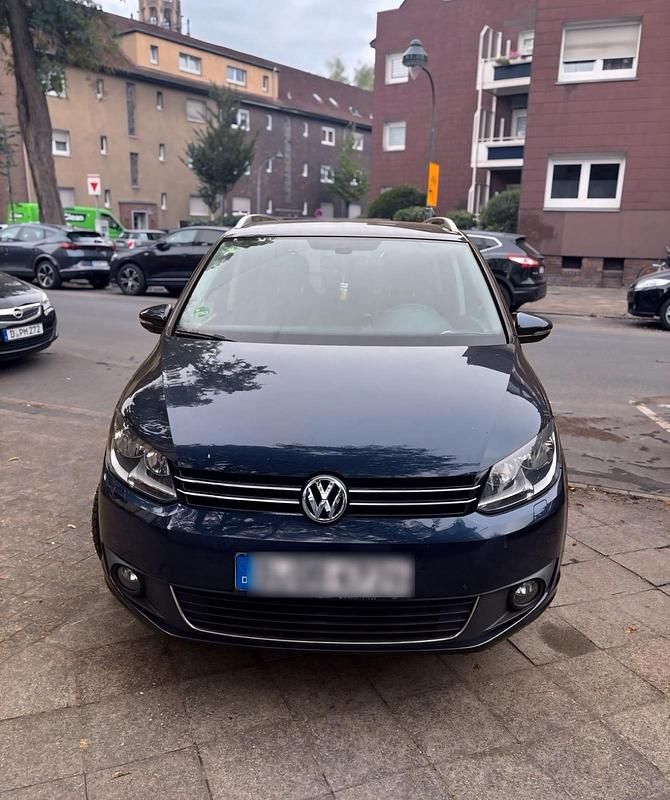 Blau Gebraucht 2013 VW Touran Van / Kleinbus | 10.900 € - Bild 1/4