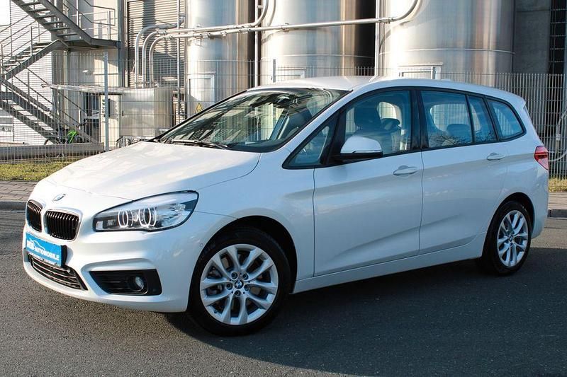 Gebraucht BMW 220 Gran Tourer Advantage 192 PS (141 kW) 2016 Weiß Van / Kleinbus