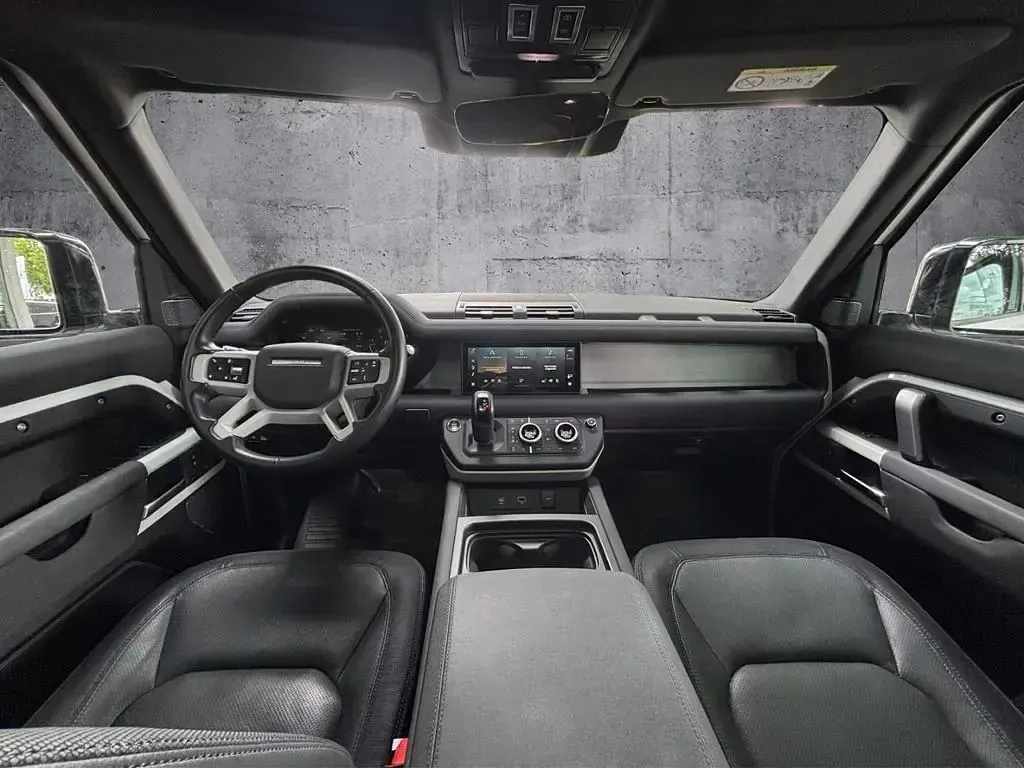 Gebraucht Land Rover Defender SE Dynamic 200 PS (147 kW) 2023 Fuji white SUV