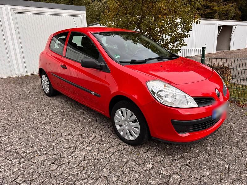 Gebraucht Renault Clio III 75 PS (55 kW) 2007 Rot Coupé