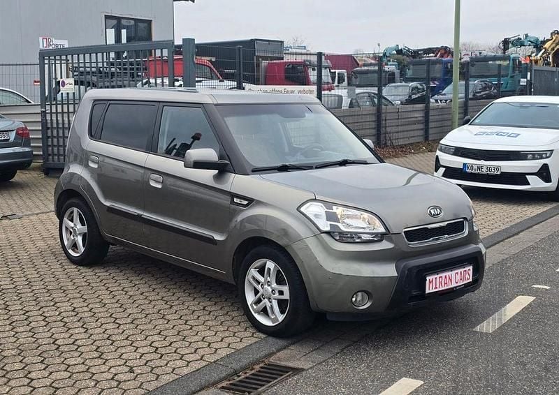 Silber Gebraucht 2009 Kia Soul SUV | 2.350 € - Bild 1/4