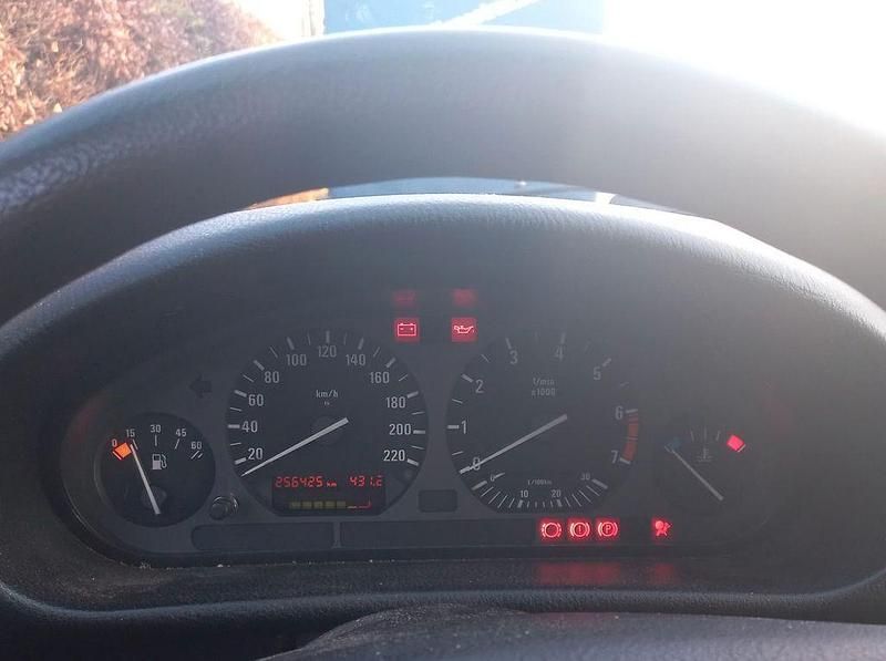 Gebraucht BMW 316 102 PS (75 kW) 1995 Blau Limousine