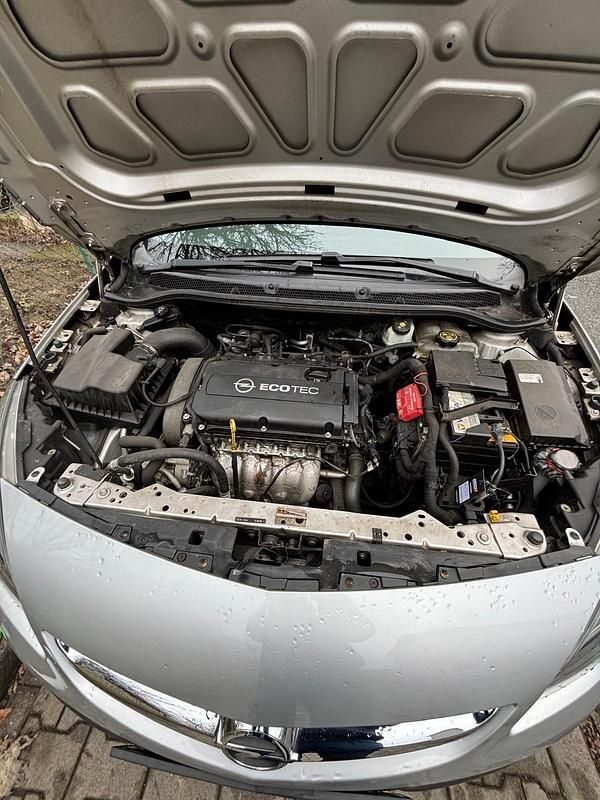 Gebraucht Opel Astra 116 PS (85 kW) 2013 Silber Kombi