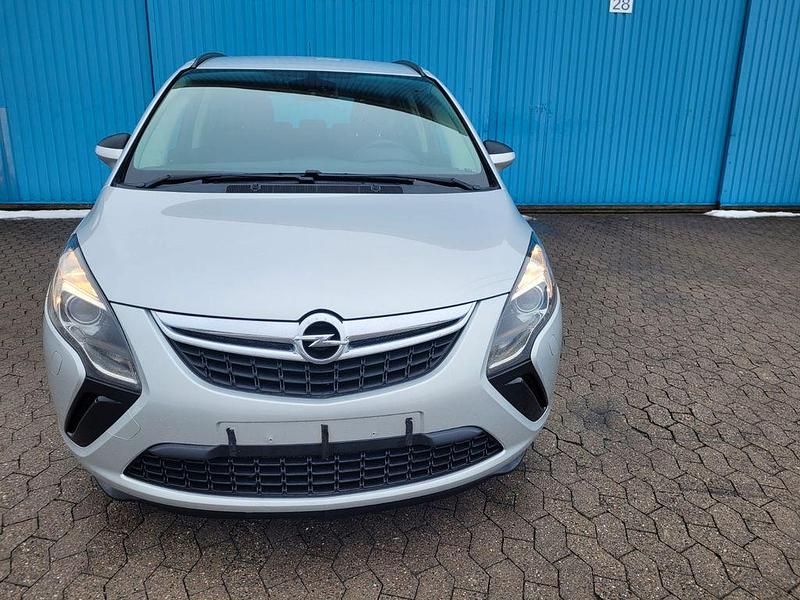 Gebraucht Opel Zafira Tourer Edition 165 PS (121 kW) 2014 Silber Van / Kleinbus
