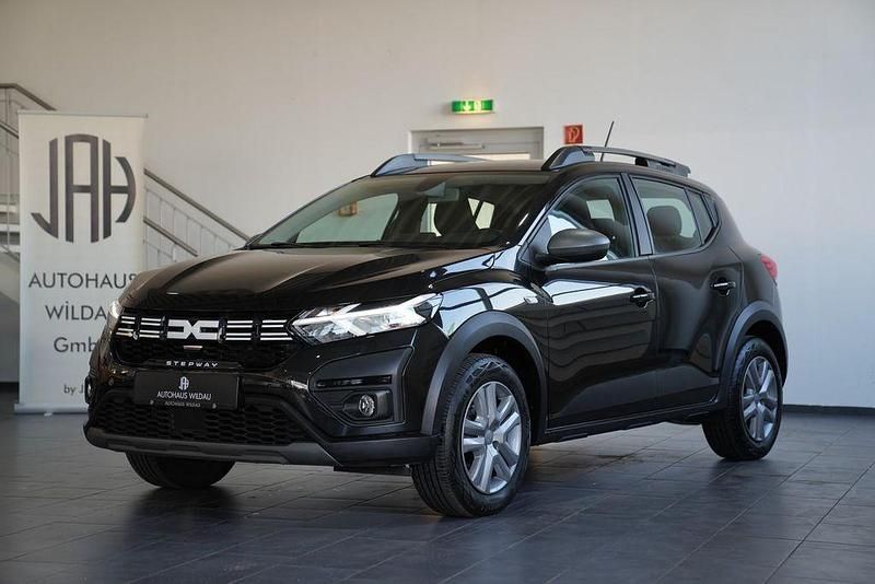 Gebraucht Dacia Sandero Expression 91 PS (66 kW) 2023 Perlmuttschwarz SUV