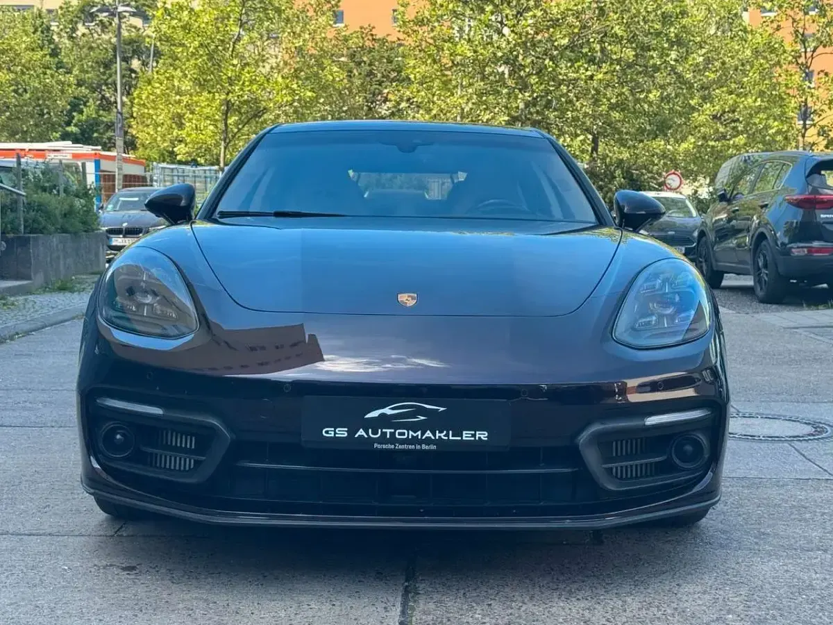 Gebraucht Porsche Panamera Executive 441 PS (324 kW) 2023 Amethystmetallic Kleinwagen