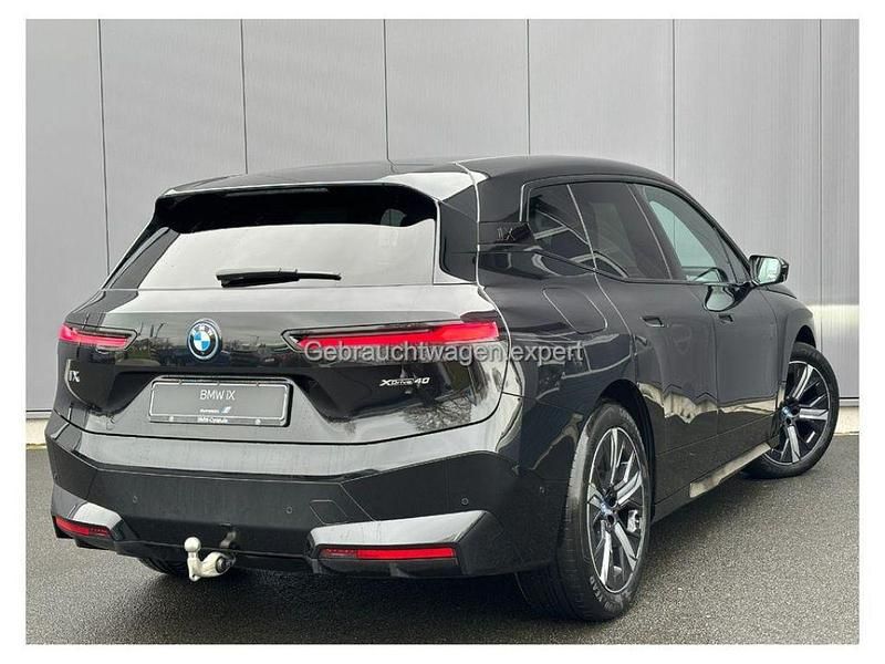 Gebraucht BMW iX Sport Line 239 kW (326 PS) 2022 Saphirschwarz (metallic) SUV