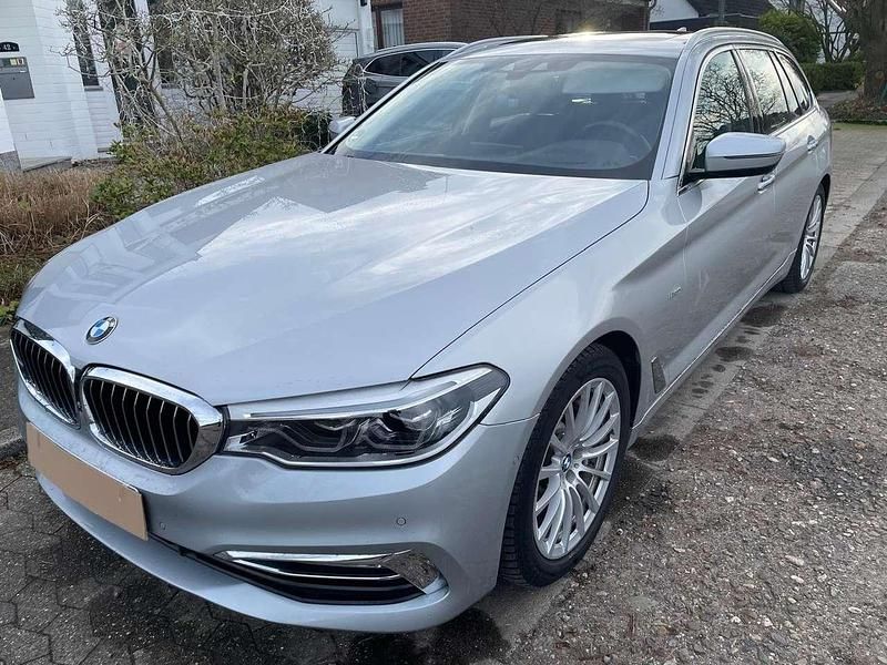 Silber Gebraucht 2017 BMW 530 Luxury Line Kombi | 25.500 € (Superpreis) - Bild 1/4