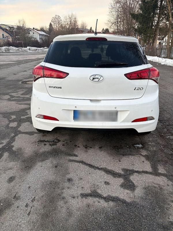 Gebraucht Hyundai i20 Edition 84 PS (61 kW) 2016 Weiß Kleinwagen