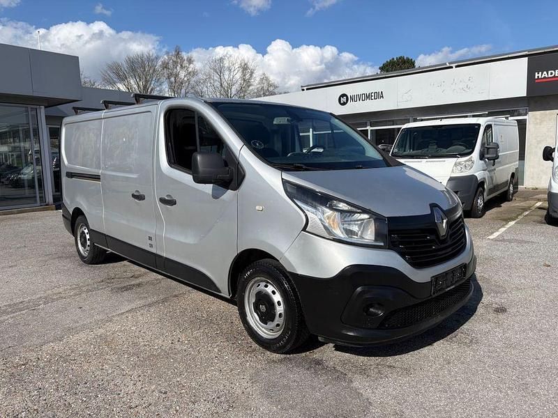 Gebraucht Renault Trafic 2015 Silber Van / Kleinbus