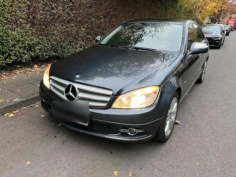 Grau Gebraucht 2008 Mercedes C220 Limousine | 6.499 € (Fairer Preis) - Bild 1/4
