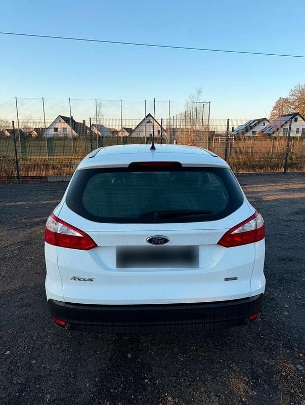 Usata Ford Focus 101 CV (74 kW) 2014 Bianco Station wagon