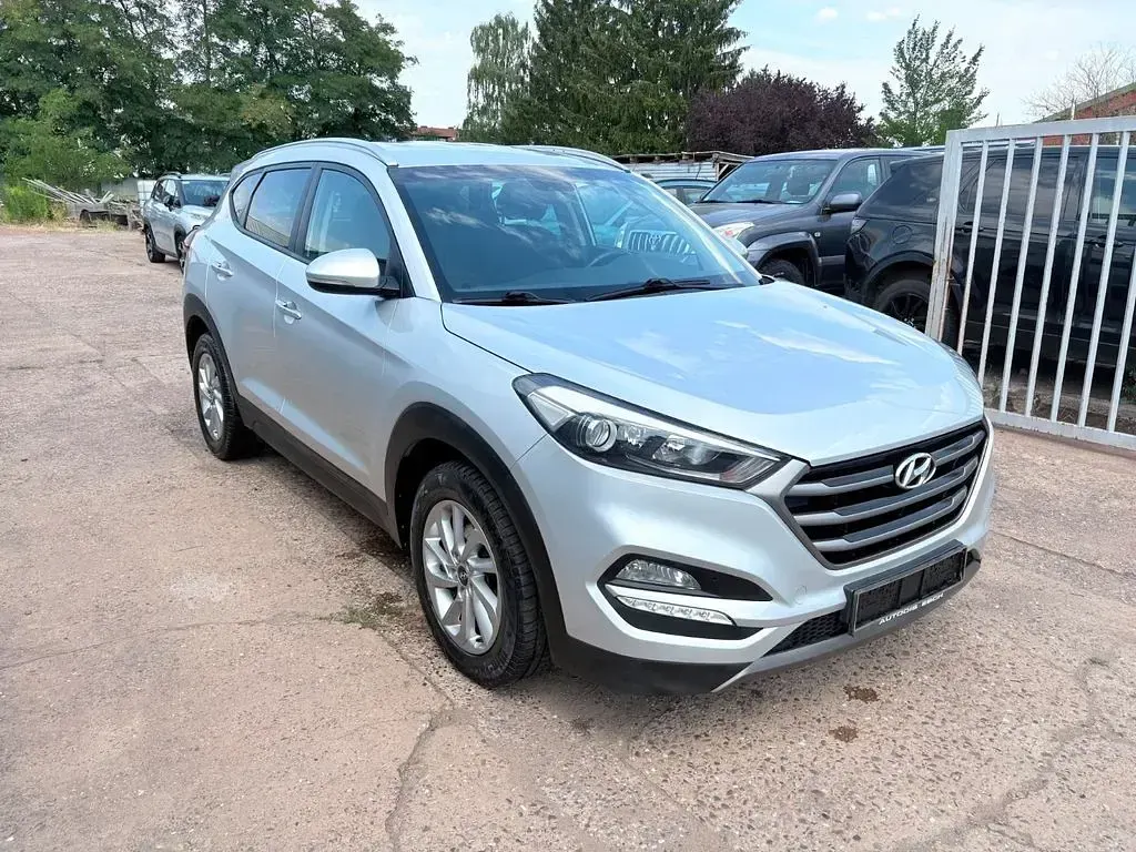 Gebraucht Hyundai Tucson Style 185 PS (136 kW) 2016 Silber SUV