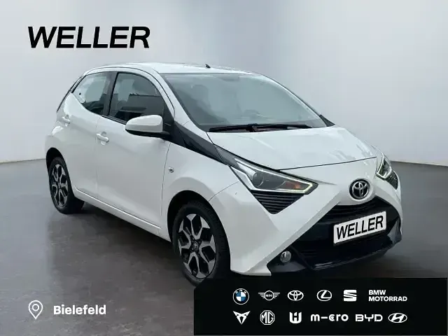 Gebraucht Toyota Aygo Connect Style 72 PS (52 kW) 2018 Weiß Kleinwagen