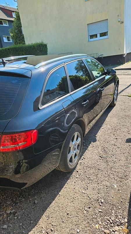 Gebraucht Audi A4 140 PS (102 kW) 2010 Schwarz Kombi