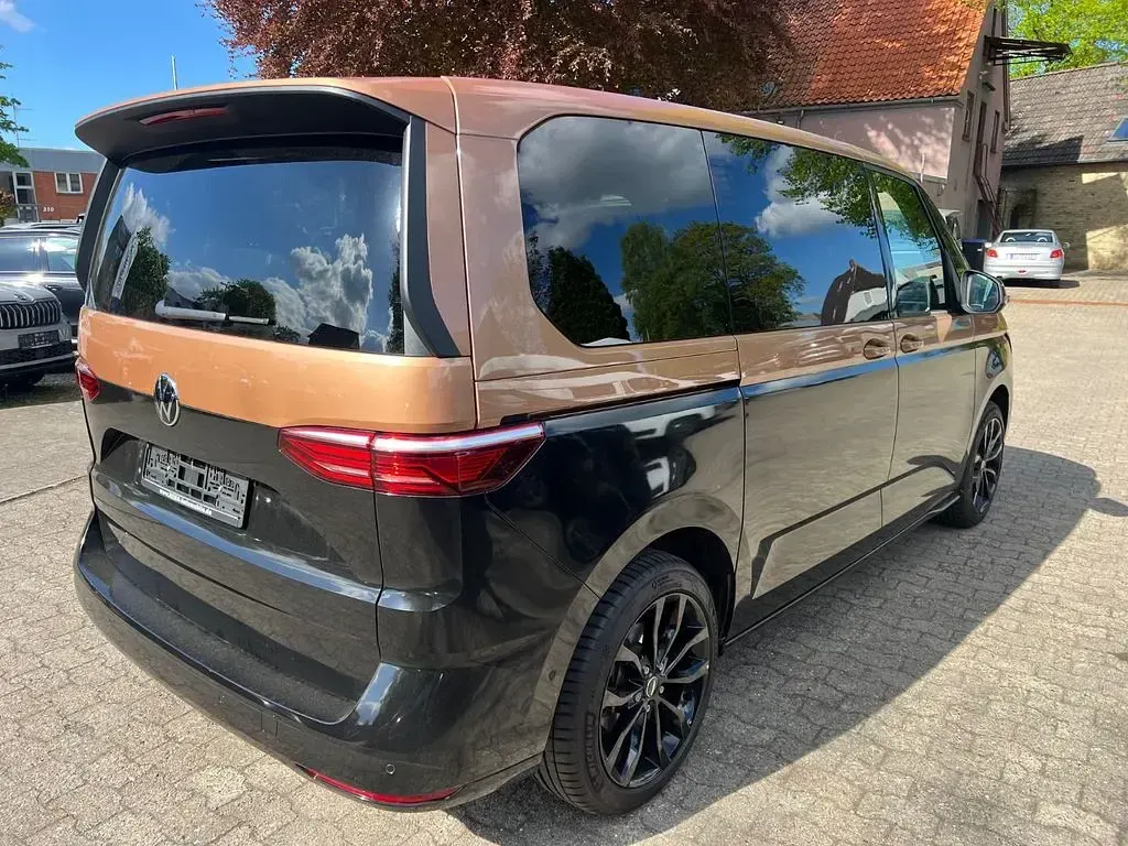 Gebraucht VW Multivan Style 150 PS (110 kW) 2026 Copper bronze met./schwarz met Van / Kleinbus