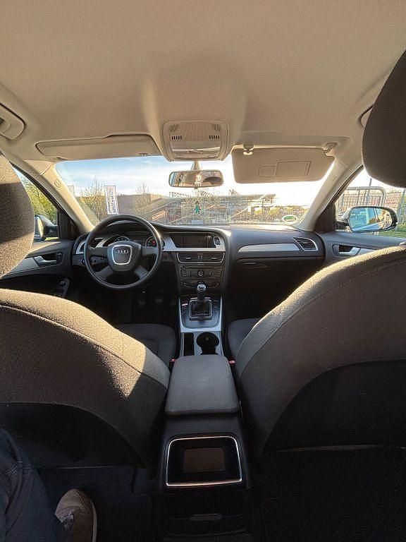 Gebraucht Audi A4 Attraction 179 PS (131 kW) 2011 Schwarz Kombi
