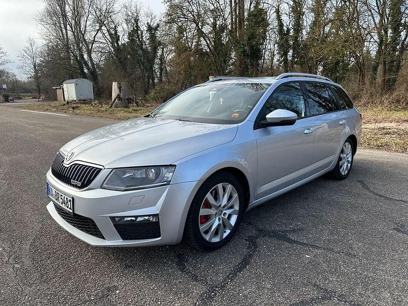 Silber Gebraucht 2015 Skoda Octavia RS Kombi | 8.690 € (Superpreis) - Bild 1/4
