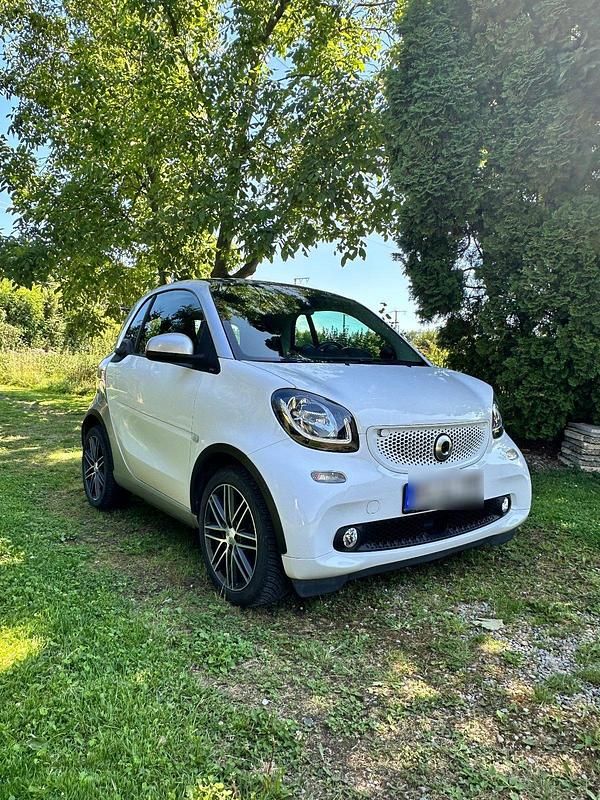 Weiß Gebraucht 2017 Smart ForTwo Electric Drive Kleinwagen | 9.000 € (Fairer Preis) - Bild 1/4