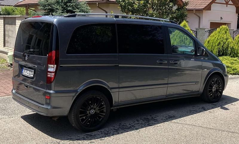 Grau Gebraucht 2010 Mercedes Viano Edition Van / Kleinbus | 22.500 € (Teuer) - Bild 1/4