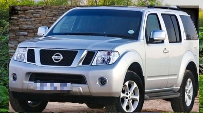 Silber Gebraucht 2014 Nissan Pathfinder SUV | 19.990 € (Teuer) - Bild 1/4
