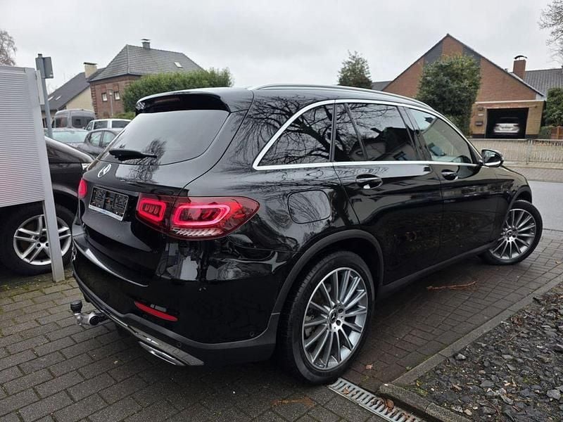 Gebraucht Mercedes GLC200 AMG 197 PS (144 kW) 2021 Schwarz SUV