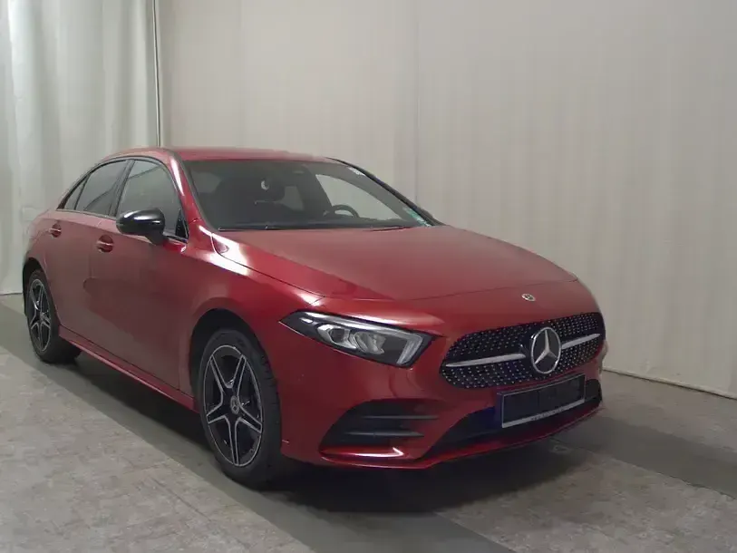 Gebraucht Mercedes A250 AMG line 218 PS (160 kW) 2022 Rot Limousine