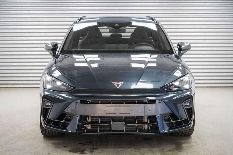 Gebraucht Cupra Leon VZ 333 PS (244 kW) 2025 Magnetic grau Kombi