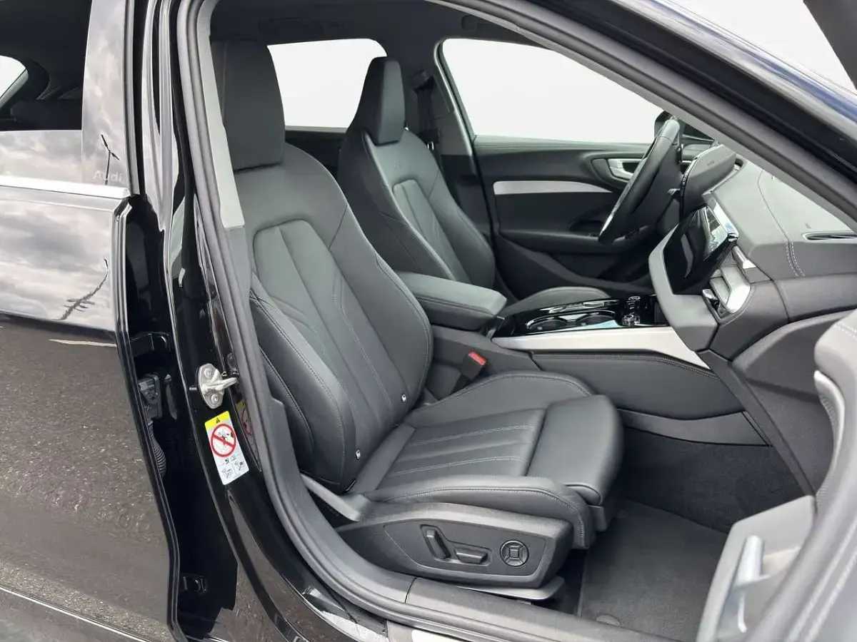 Gebraucht Audi A5 Ambiente 204 PS (150 kW) 2025 Mythosschwarz metallic Kombi