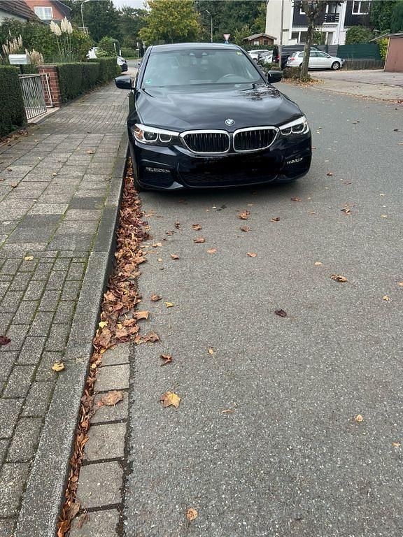 Schwarz Gebraucht 2017 BMW 520 M Sport Limousine | 20.000 € (Superpreis) - Bild 1/4