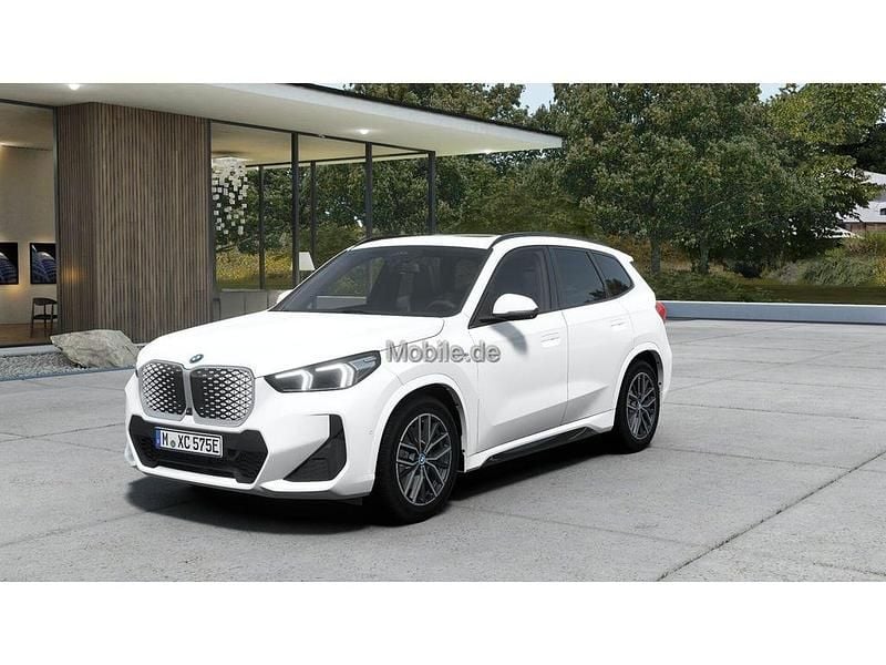 Weiß Neu 2025 BMW iX1 Performance SUV | 50.990 € (Etwas zu teuer) - Bild 1/4