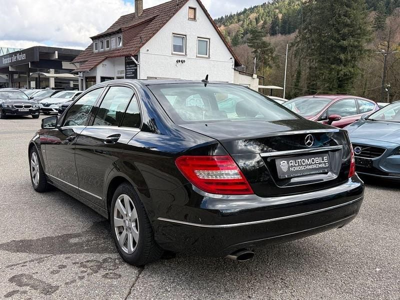 Gebraucht Mercedes C200 184 PS (135 kW) 2012 Schwarz Limousine
