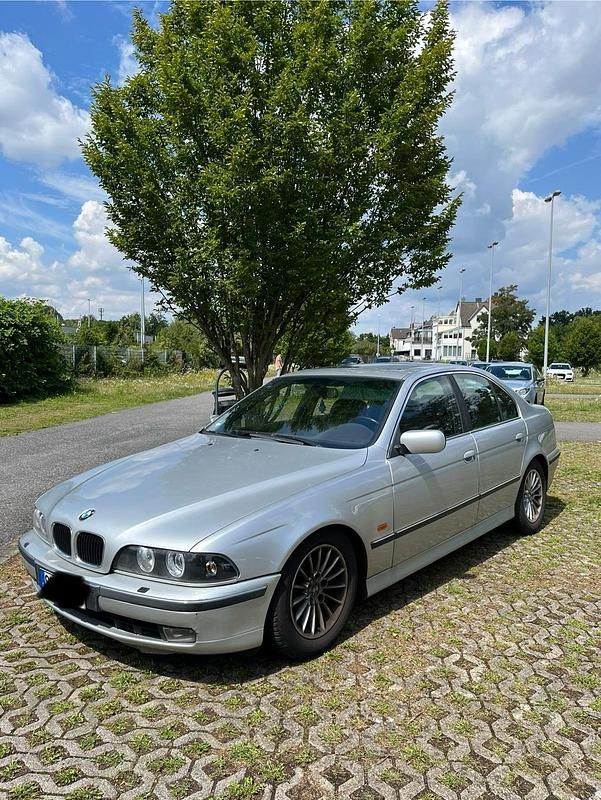 Silber Gebraucht 1999 BMW 528 Limousine | 2.500 € (Guter Preis) - Bild 1/4