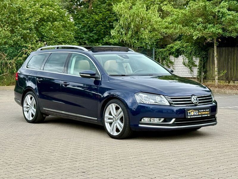 Blau Gebraucht 2011 VW Passat Highline Kombi | 12.999 € (Teuer) - Bild 1/4