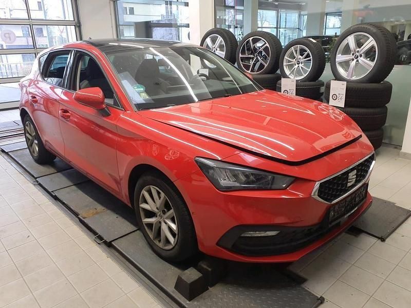 Gebraucht Seat Leon Style 116 PS (85 kW) 2021 Rot Limousine