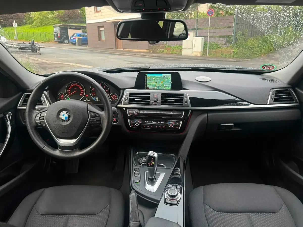 Gebraucht BMW 320 190 PS (139 kW) 2016 Blau Kombi