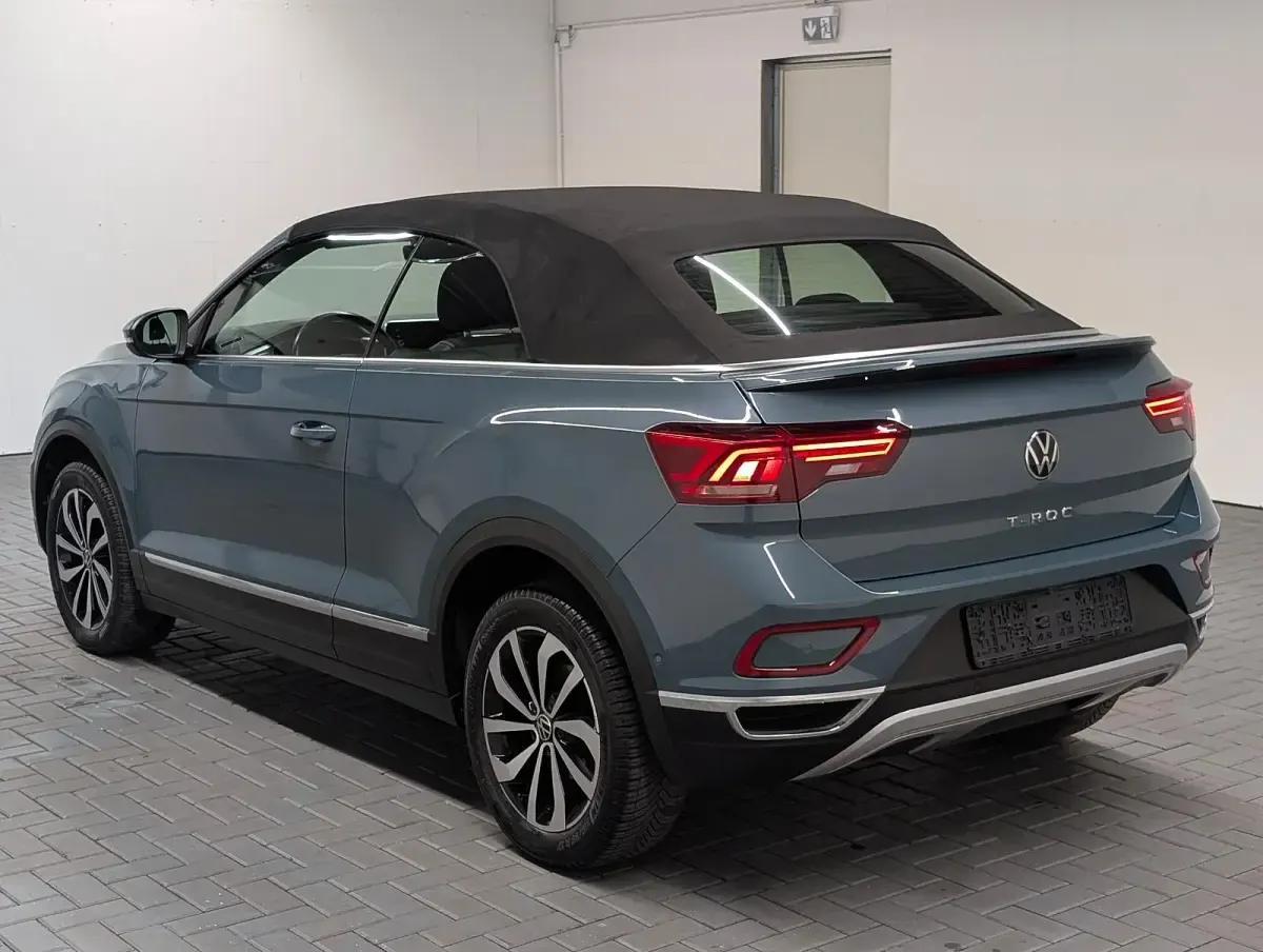 Gebraucht VW T-Roc Style 150 PS (110 kW) 2022 Petroleumblaumet. SUV