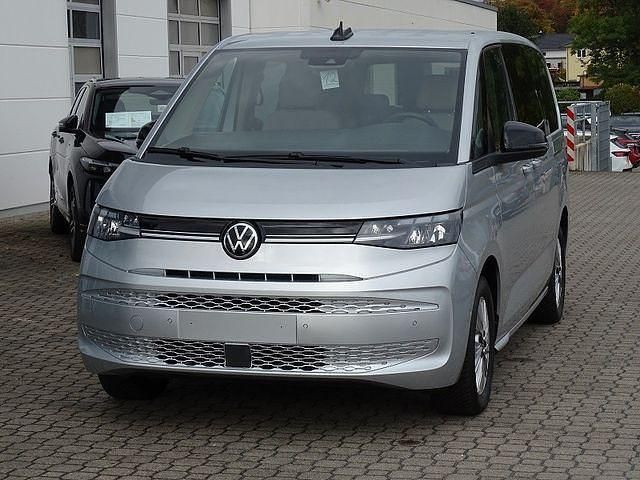 Second-hand VW Multivan Life 150 CP (110 kW) 2024 Monovolum