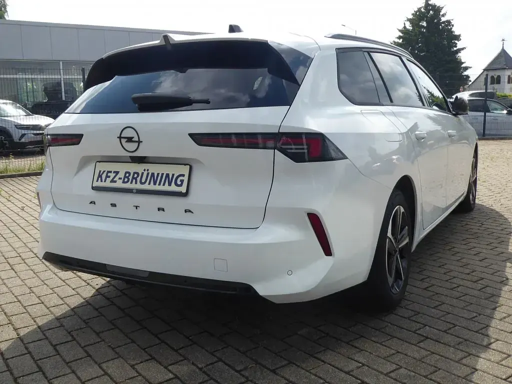 Gebraucht Opel Astra 131 PS (96 kW) 2024 Weiß Kleinwagen