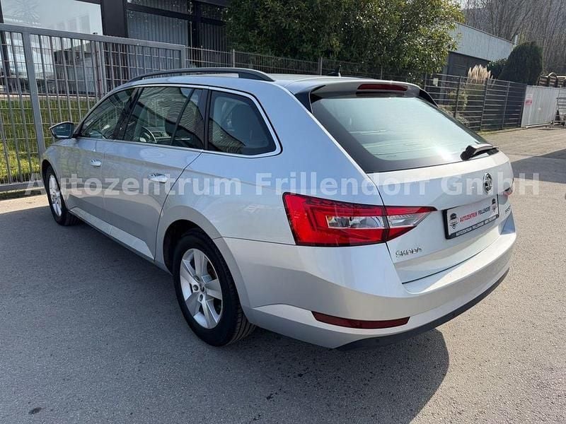 Gebraucht Skoda Superb Ambition 150 PS (110 kW) 2017 Silber Kombi