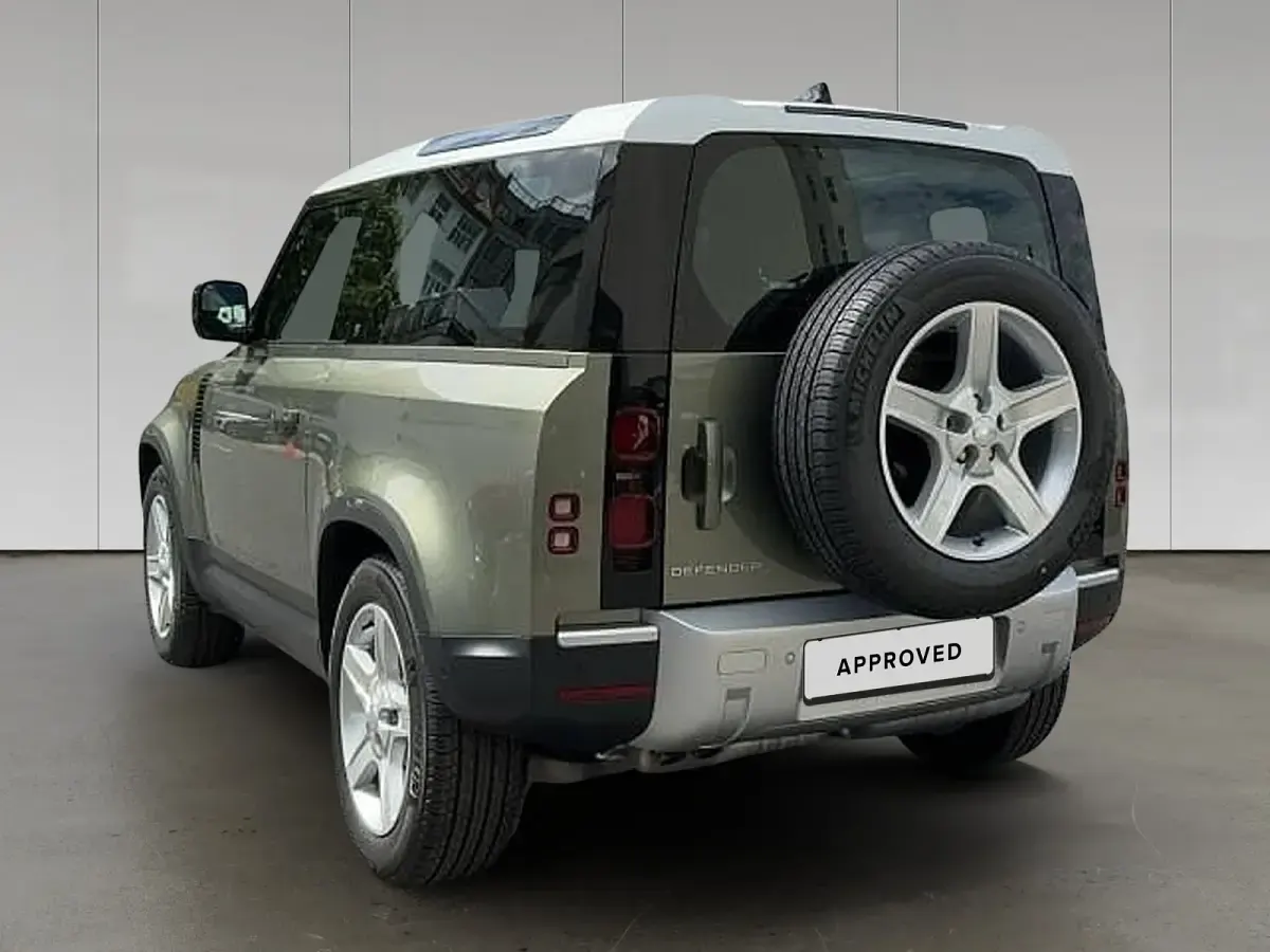 Gebraucht Land Rover Defender SE 253 PS (186 kW) 2024 Pangea green SUV