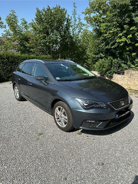 Grau Gebraucht 2020 Seat Leon ST XCELLENCE Kombi | 13.500 € (Guter Preis) - Bild 1/4