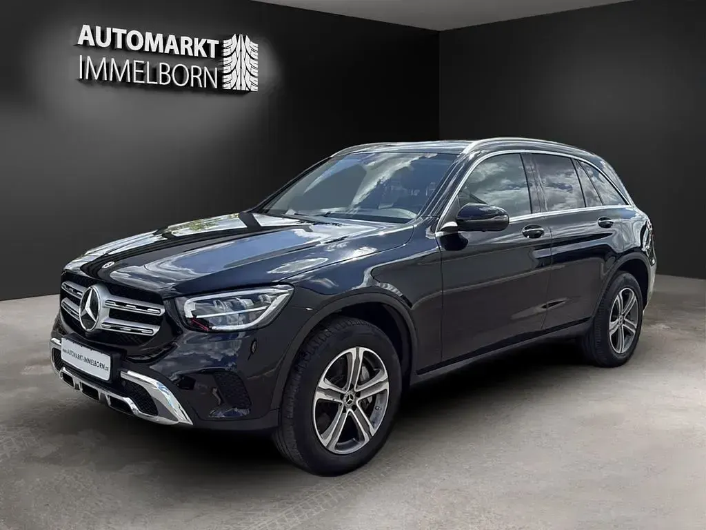 Gebraucht Mercedes GLC300e AMG 320 PS (235 kW) 2021 Schwarz SUV