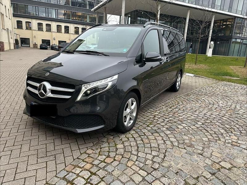 Gebraucht Mercedes V250 Edition 190 PS (139 kW) 2022 Grau Van / Kleinbus