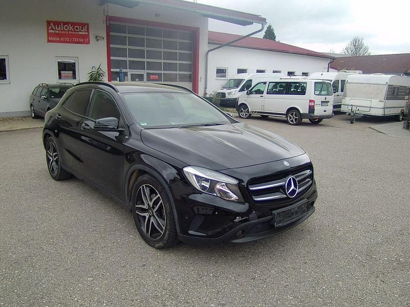 Gebraucht Mercedes GLA200 156 PS (114 kW) 2014 Schwarz SUV